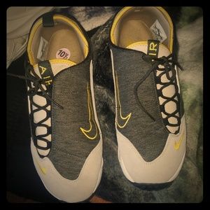 Nike Air Max Worn 3 hrs nike size 10.5 clean shoes lil to small